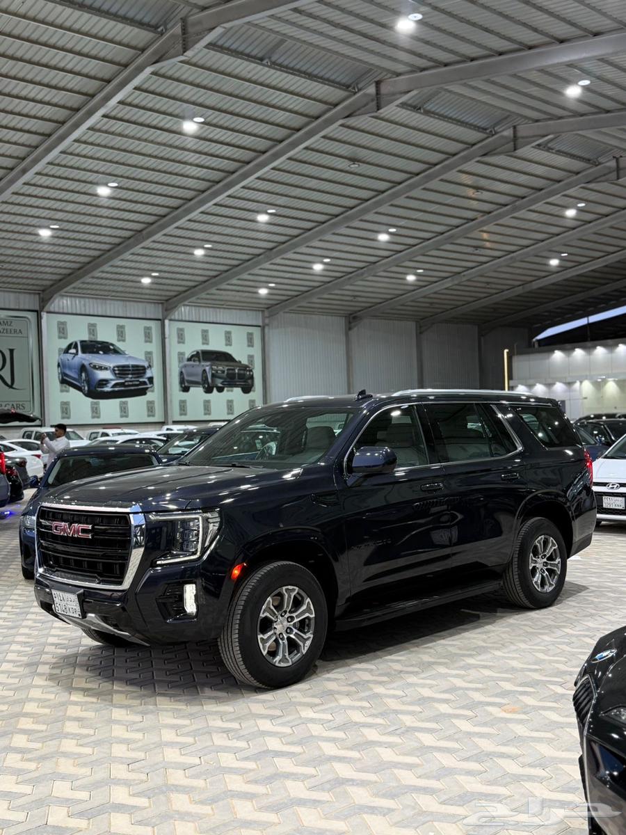 GMC Yukon 2023 - Black, Gray, and Navy64459603522306111