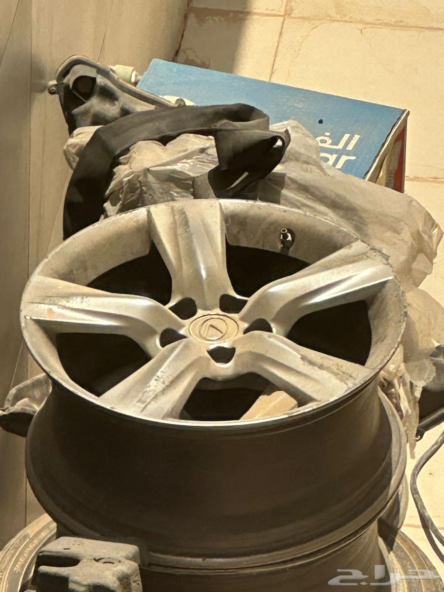 اربع جنوط لكزسLS مع كفرين64463531415297111