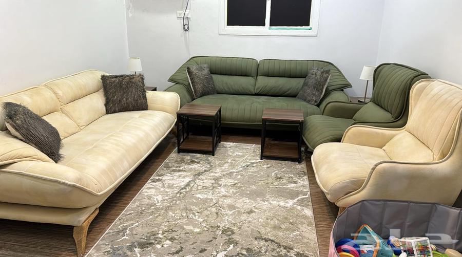 كنب صاله بحاله جيده مع خداديات وزوليه 3000قابل للتفاوض64314811764993110