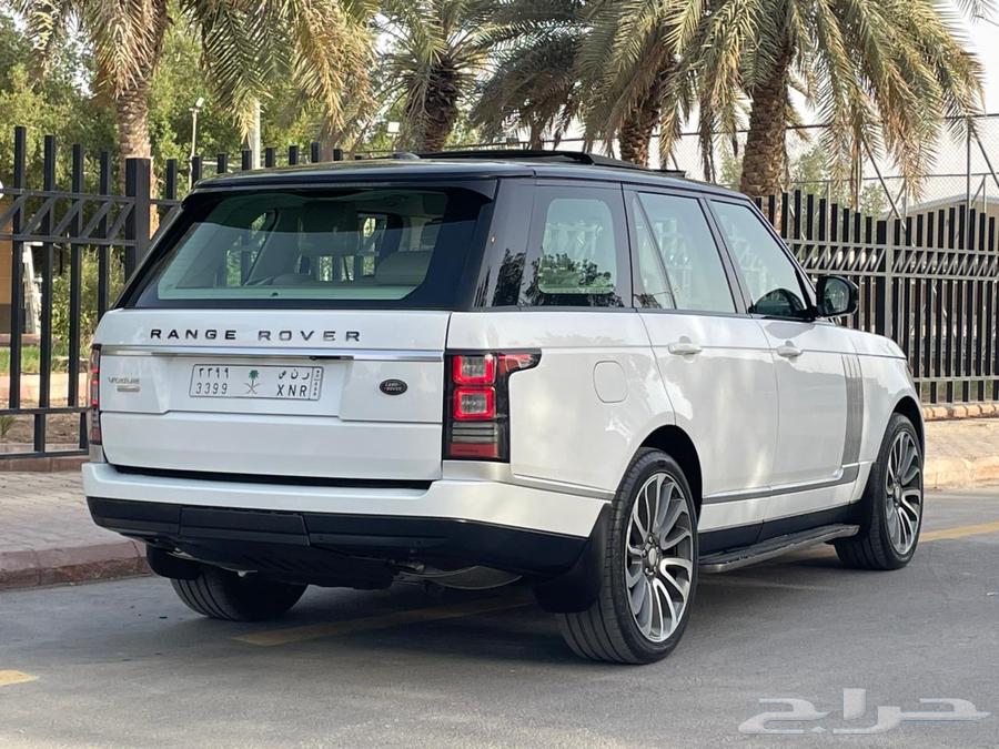 Range Rover Vogue Supercharged 2013 Model with Unique Plate64405956736259111