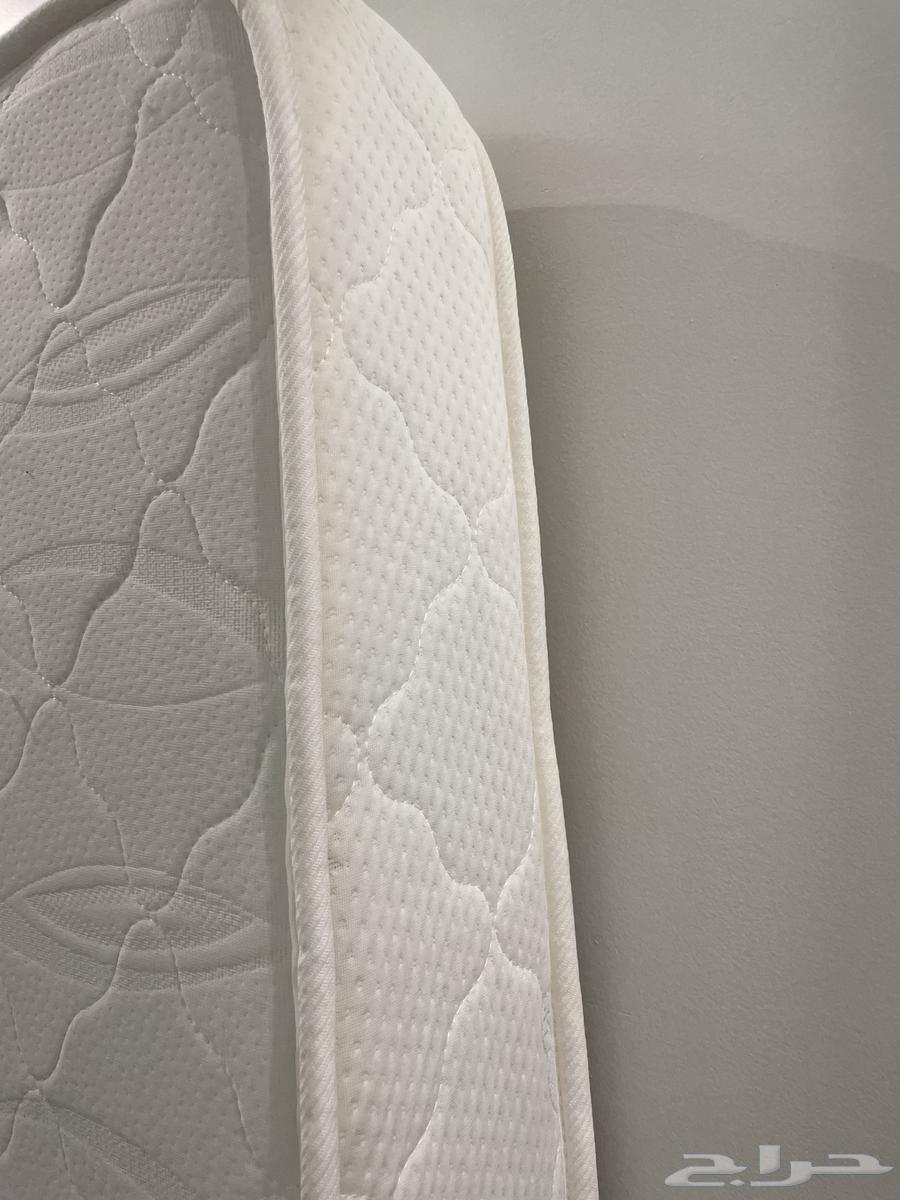 سرير هوم سنتر مع مرتبة نظيفين جدا جدا جدا64322222923138111