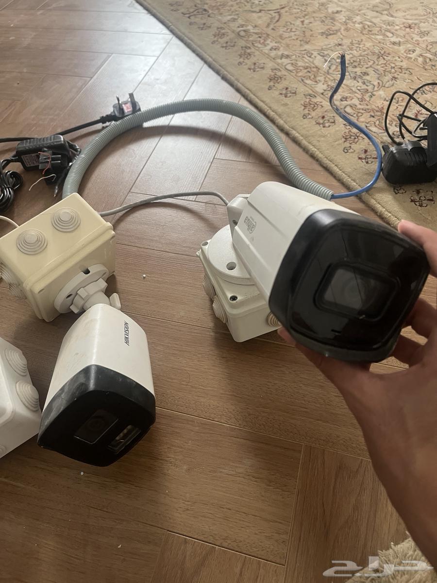 Surveillance cameras with screen only 700 SAR64312971356930114