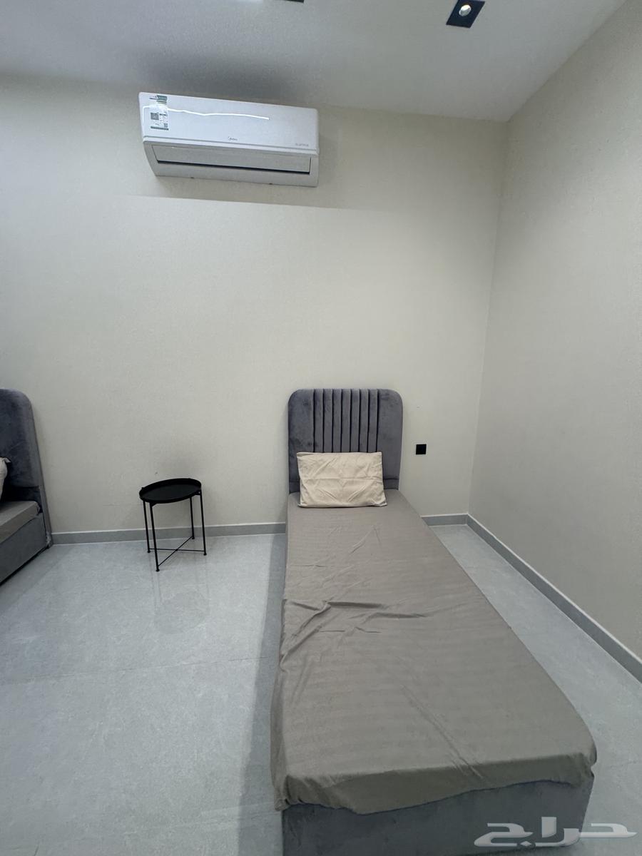 سرير وطاولة تلفزيون64322808536962112