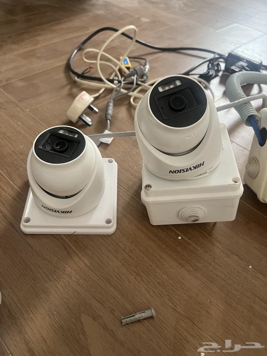 Surveillance cameras with screen only 700 SAR64312971356930113
