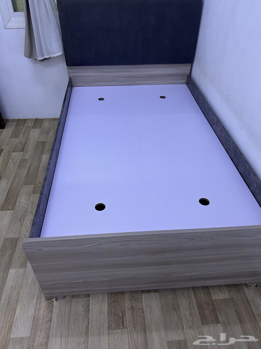 سرير نفر بحالة ممتازة من هوم سنتر64320881139585110