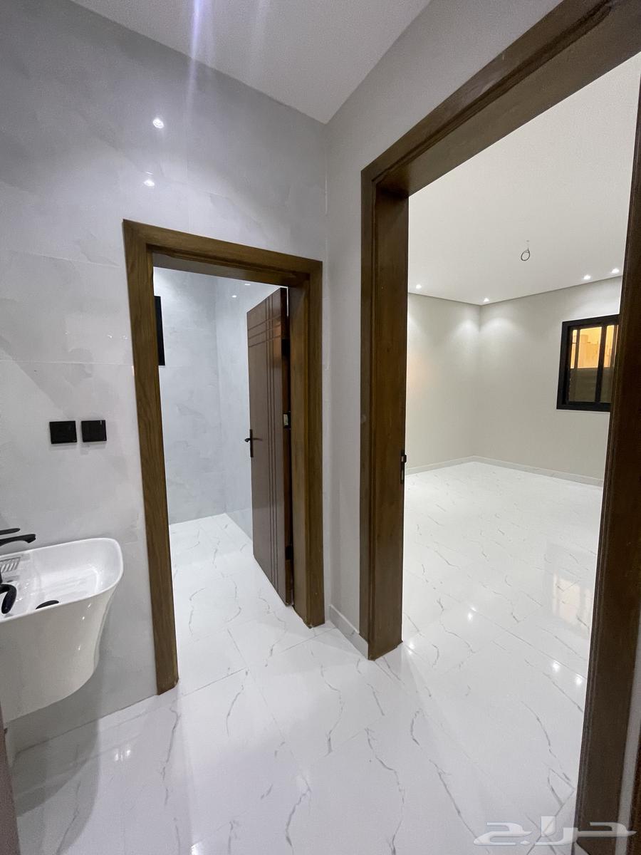 Second-floor apartment with 6 rooms and a hall for sale in Al-Safa district, priced at 550,00063613617762945114