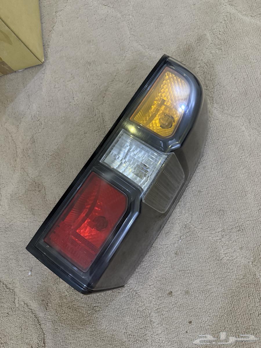 Nissan Patrol OEM Fog Lights, Mirrors, and Rear Fender64458856395905110