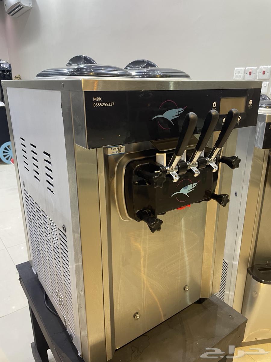 Medium-sized ice cream machine64464646607745110