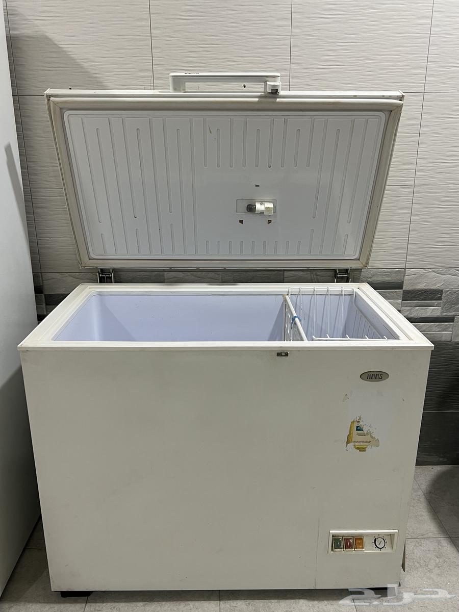 Medium-sized freezer, clean and in good condition64322642089987111