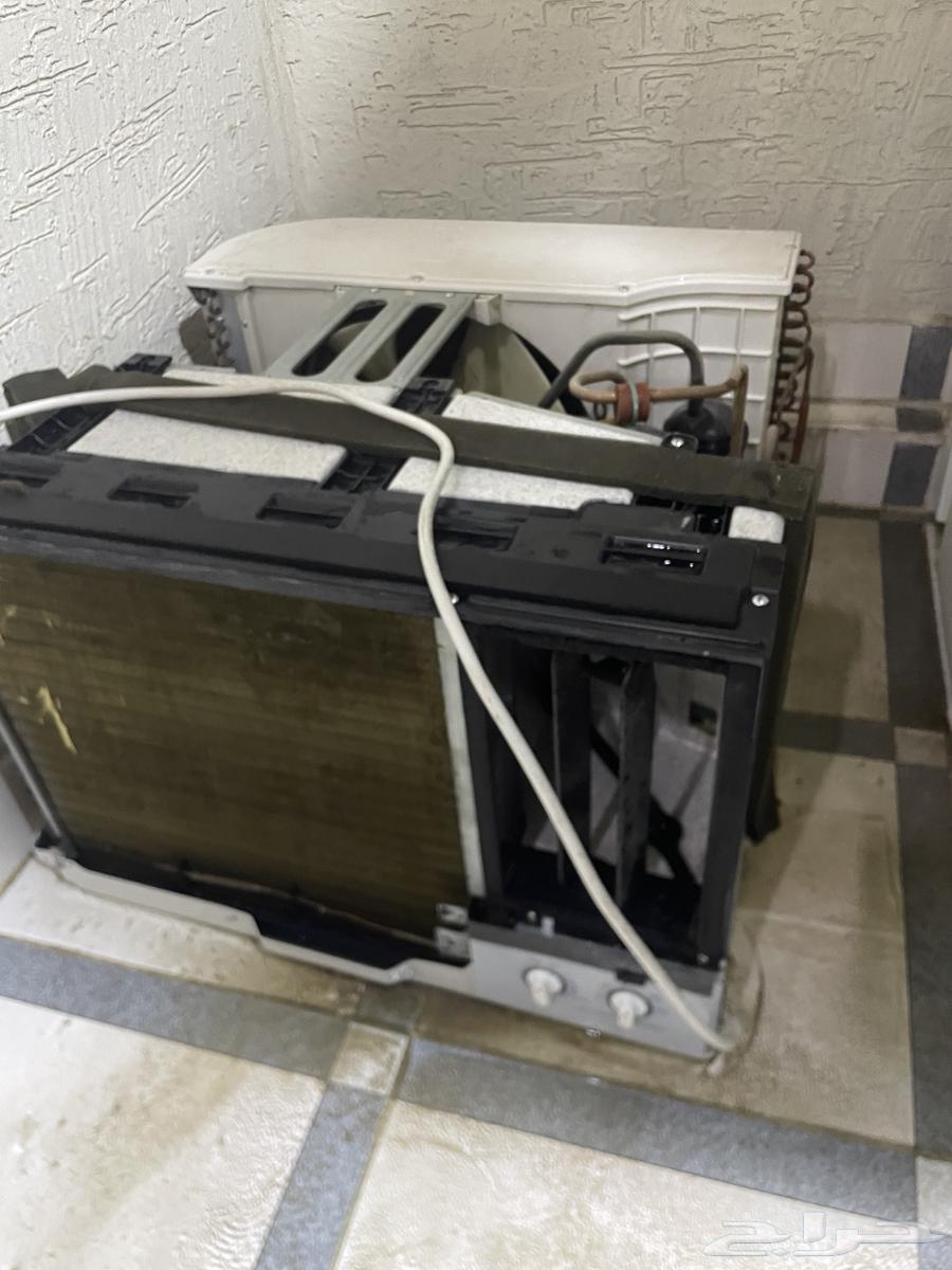 للبيع مكيف شباك عدد 2 وحدة 18 و 24 وحدة64315150144513113