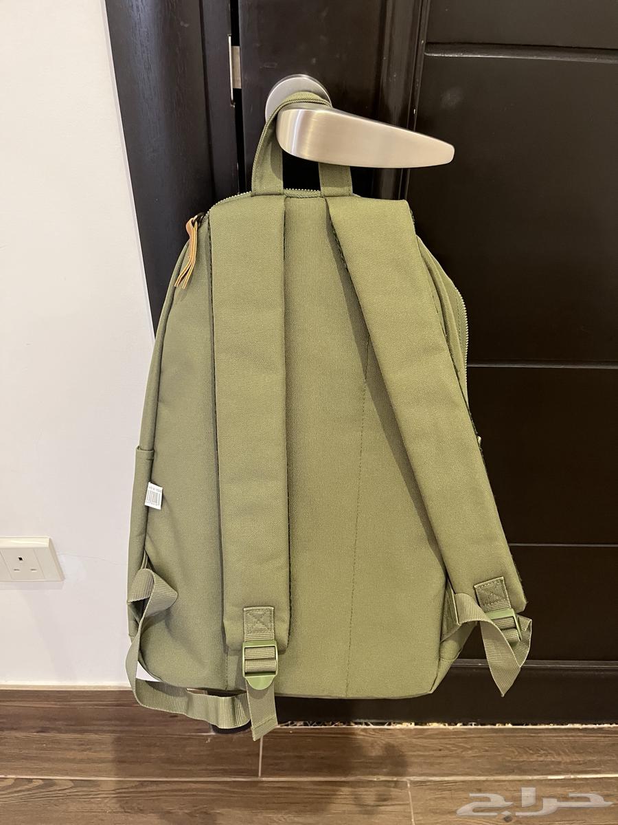 شنطة مدرسيه بجده 7064322958897281113