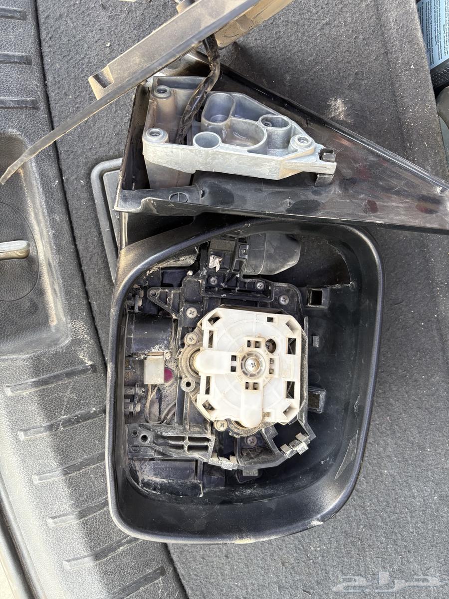 مراية باجيرو يسار مديل 2015 مكسورة64457391560707110