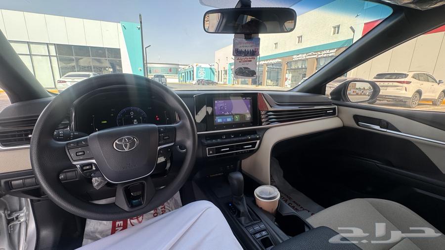 كامري 2025 E هايبرد ماشيه 14 الف وكالة64459619614211113