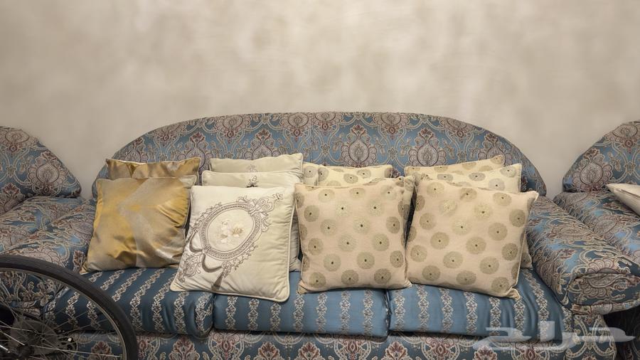 Luxurious sofa set with curtains64313075294338110