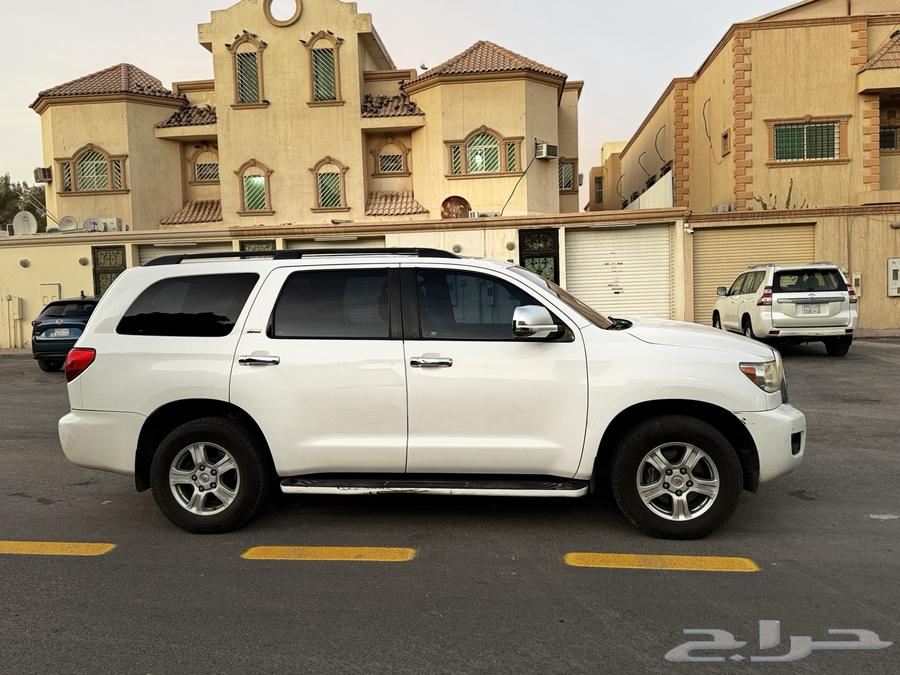 تويوتا سيكويا 2010 قمة النظافة وممشى قليل64462786999043114