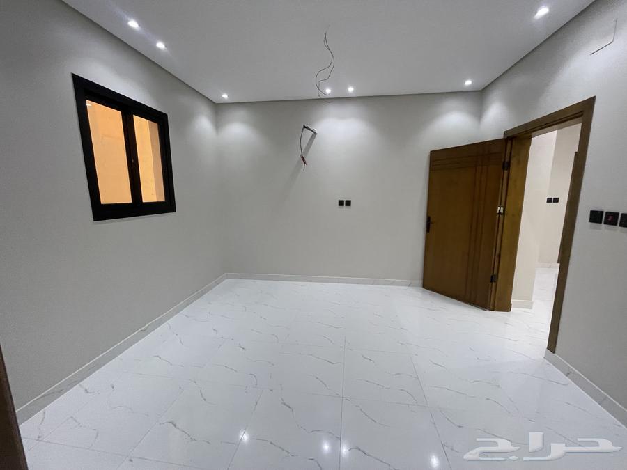 Second-floor apartment with 6 rooms and a hall for sale in Al-Safa district, priced at 550,00063613617762945111