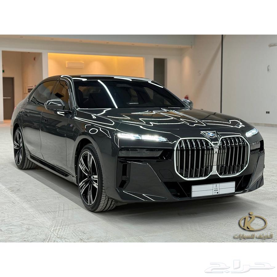بي ام دبليو - 740i 2023 ناغي - عداد 24 الف فقط64462555088769111