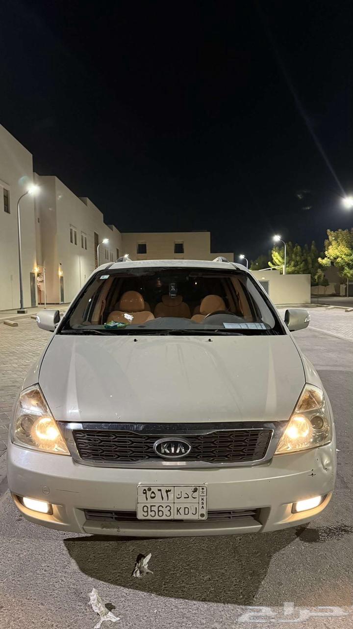 كيا كرنفال 2014 شبه جديد ثاني مالك64465716931074111