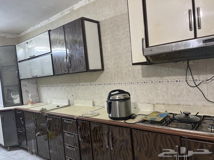 دولاب مطبخ ابيعها بسبب النقل دولاب نظيف جدا64465099873922111