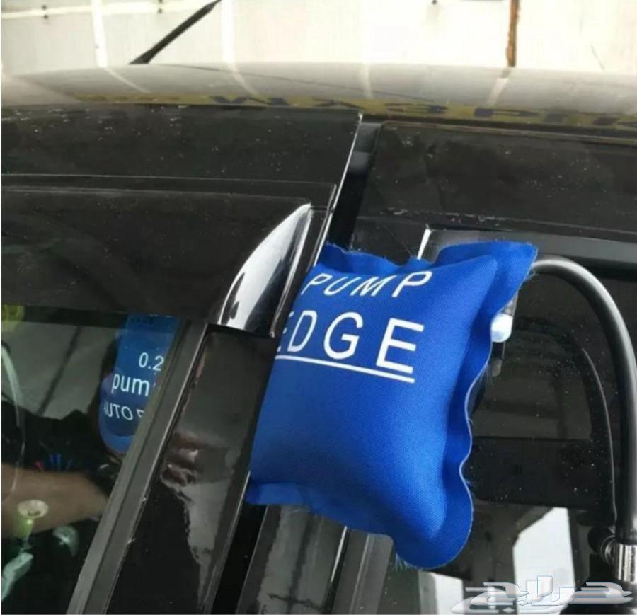 Car door opening without scratching64454536583299110