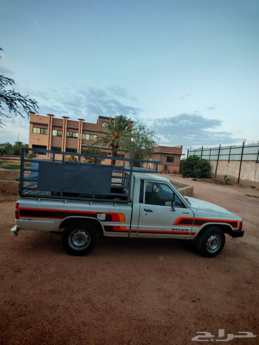 Toyota Hilux and Net Abu Ghummar one 84 model64456558124418113