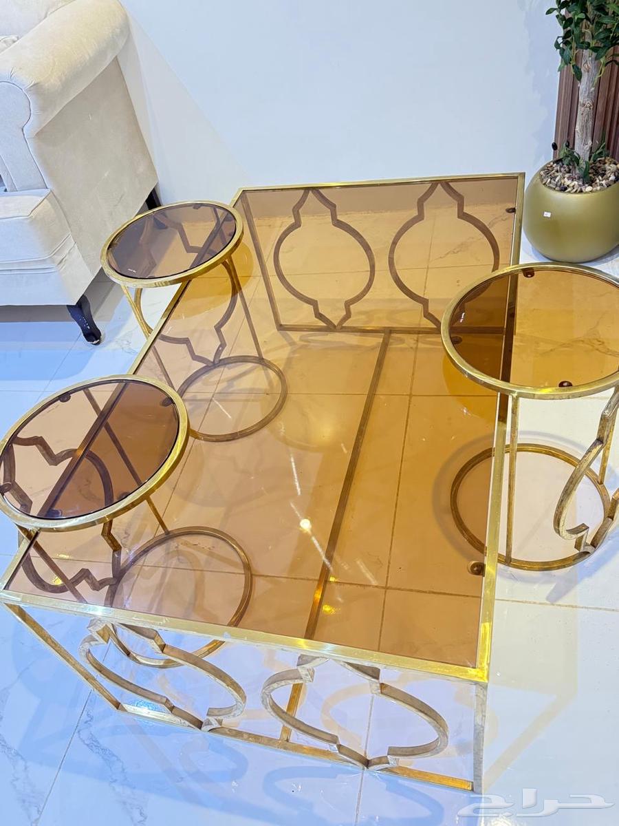 طاولة للبيع على السوم64315238987139110