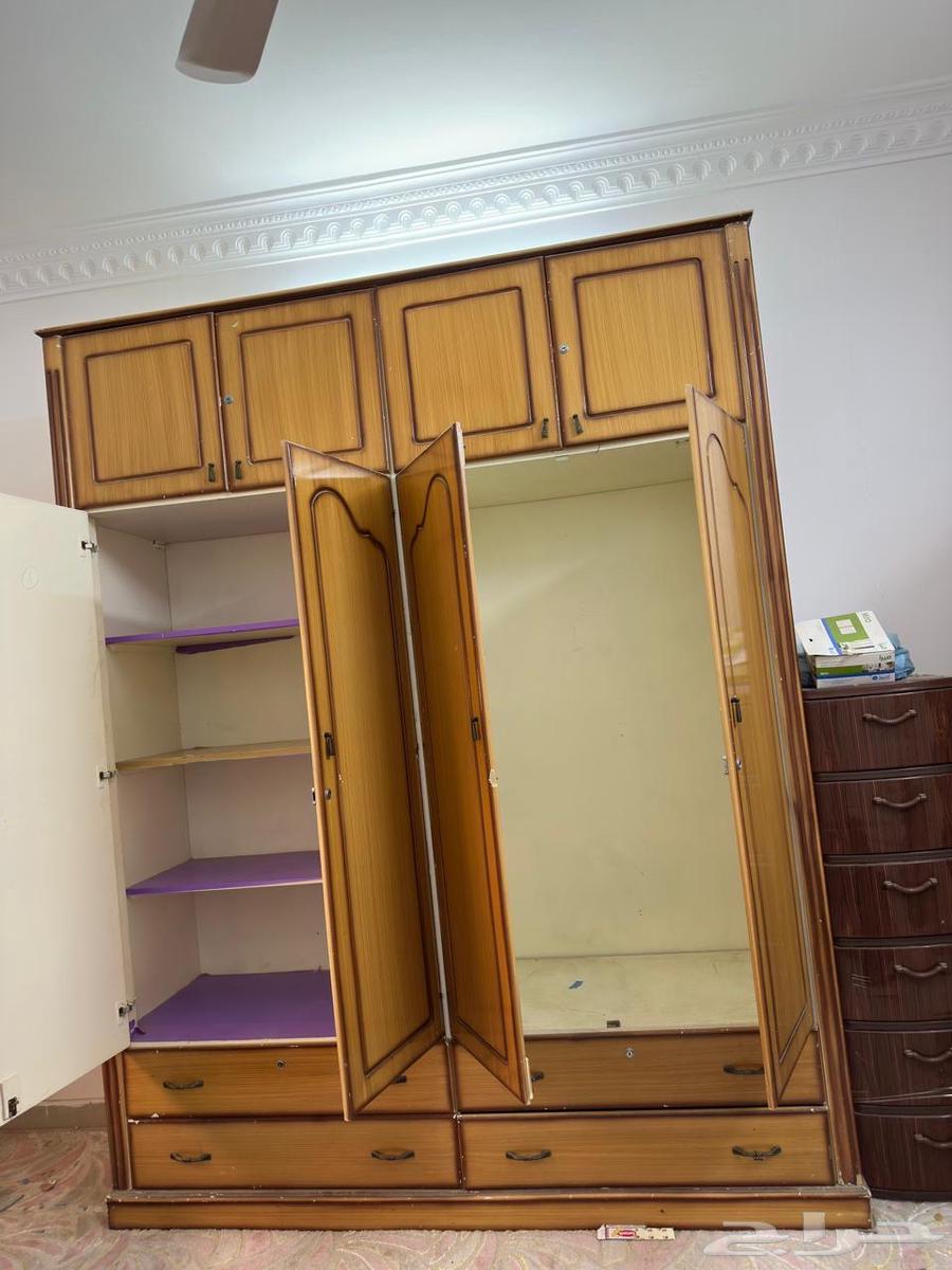 دولاب خشب للبيع64318498311810110