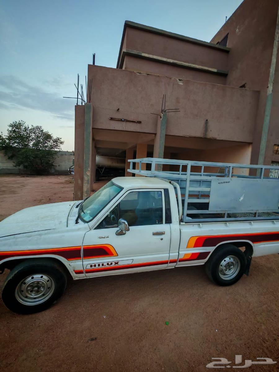 Toyota Hilux and Net Abu Ghummar one 84 model64456558124418111