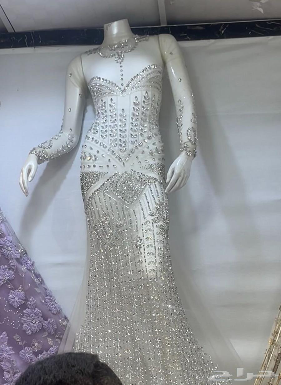 فستان جميله وفخمه جدا  يناسب فرحه كبيرة لبسه مره فقط وجديدا64314693362947111