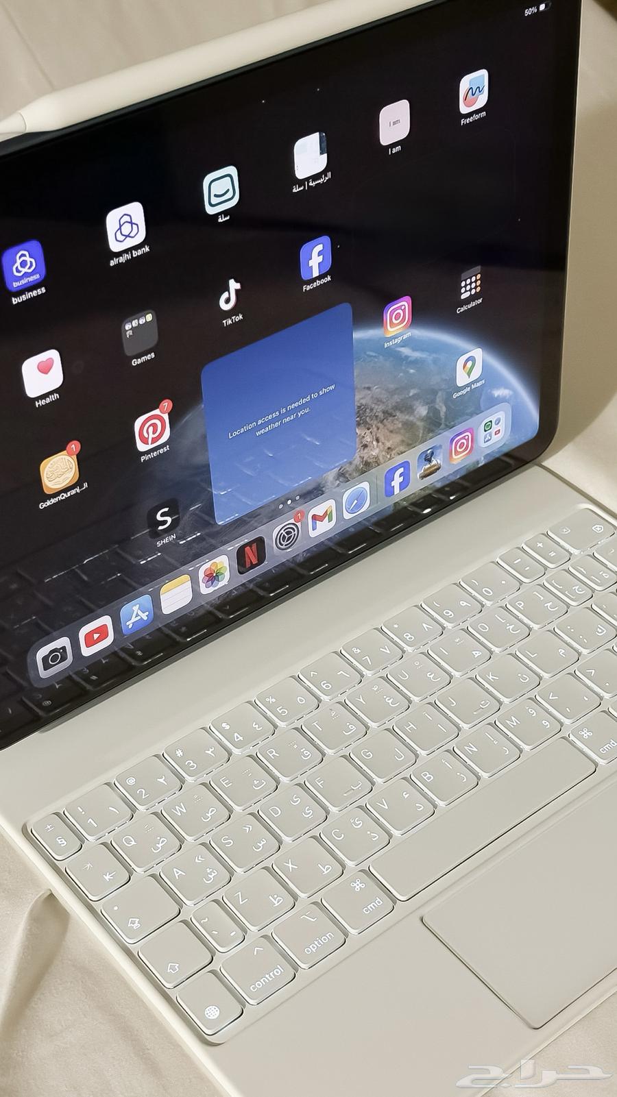 ايباد اير مع كيبورد وقلم ابل64331317348483112