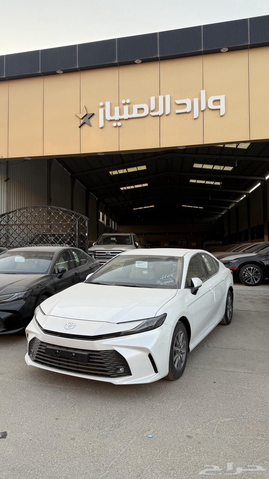 كامري 2025 E بنزين ب 111.000 شامل الضريبه64474665726209111