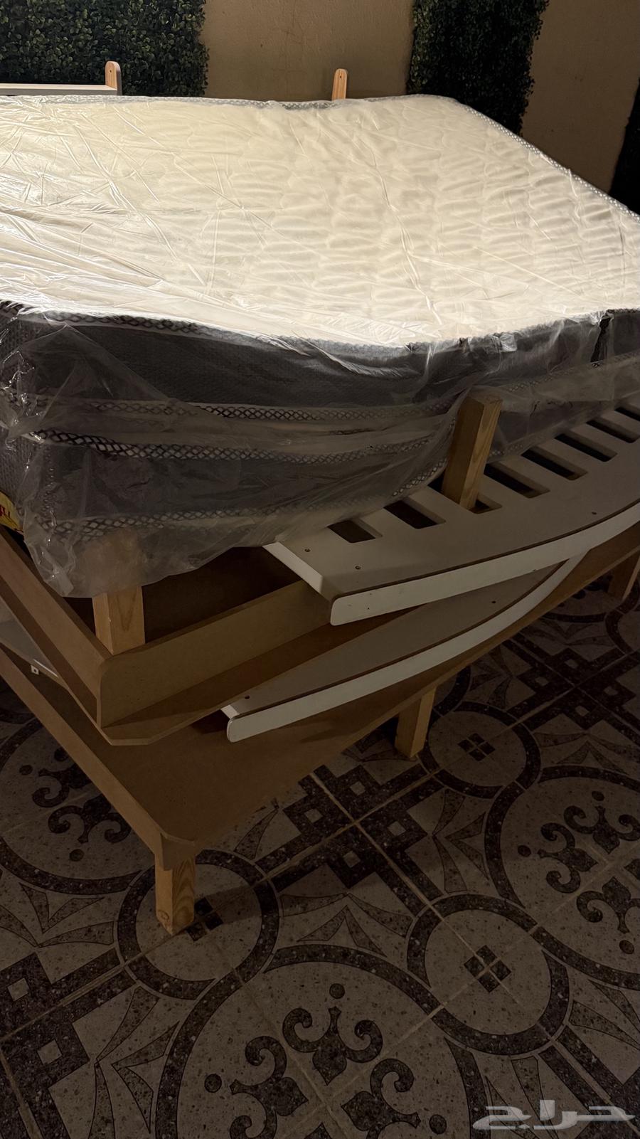 سرير نوم للبيع64325619496193110