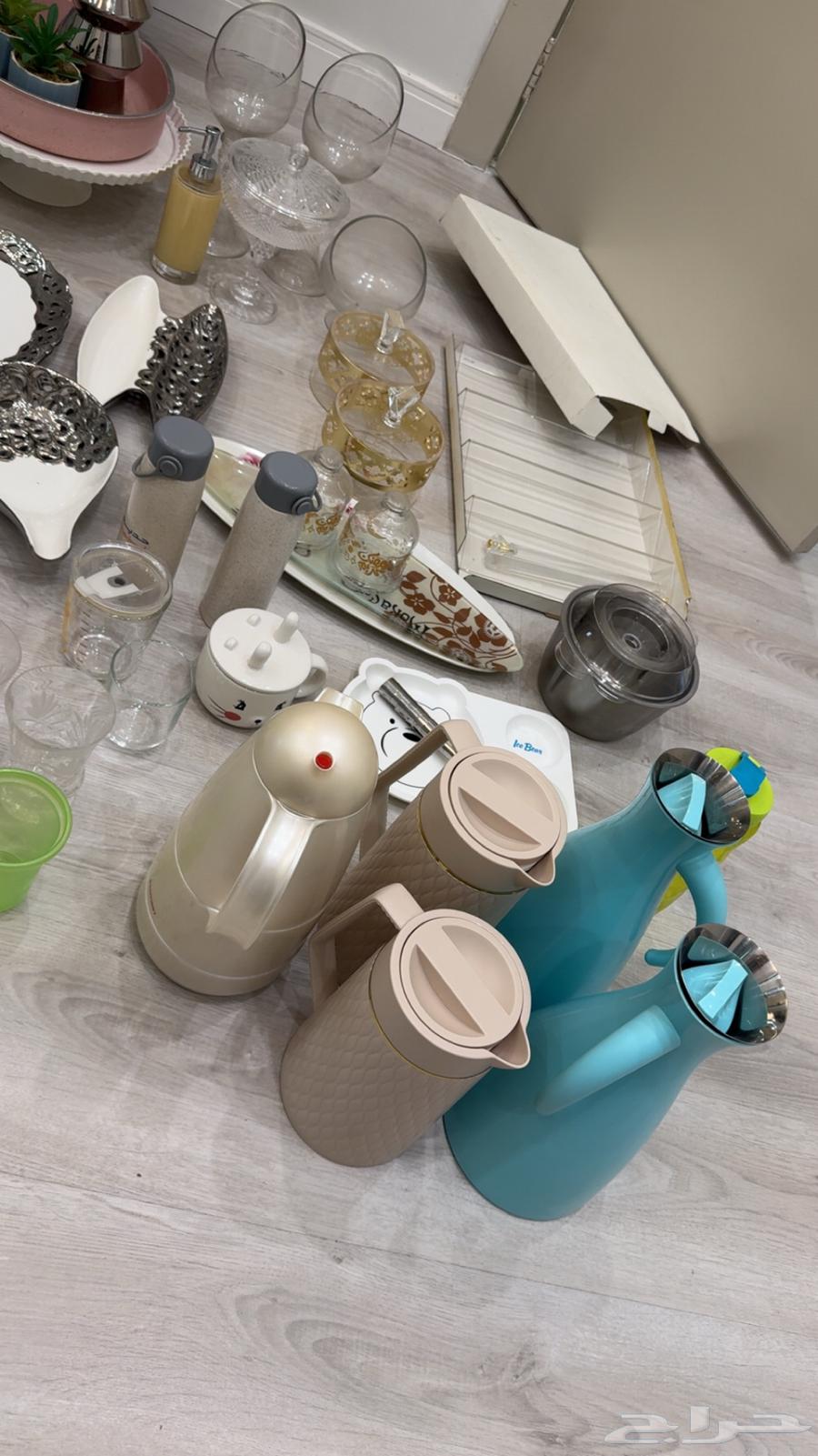 اواني شبه جديده و2 تلفزيون64331272020867111