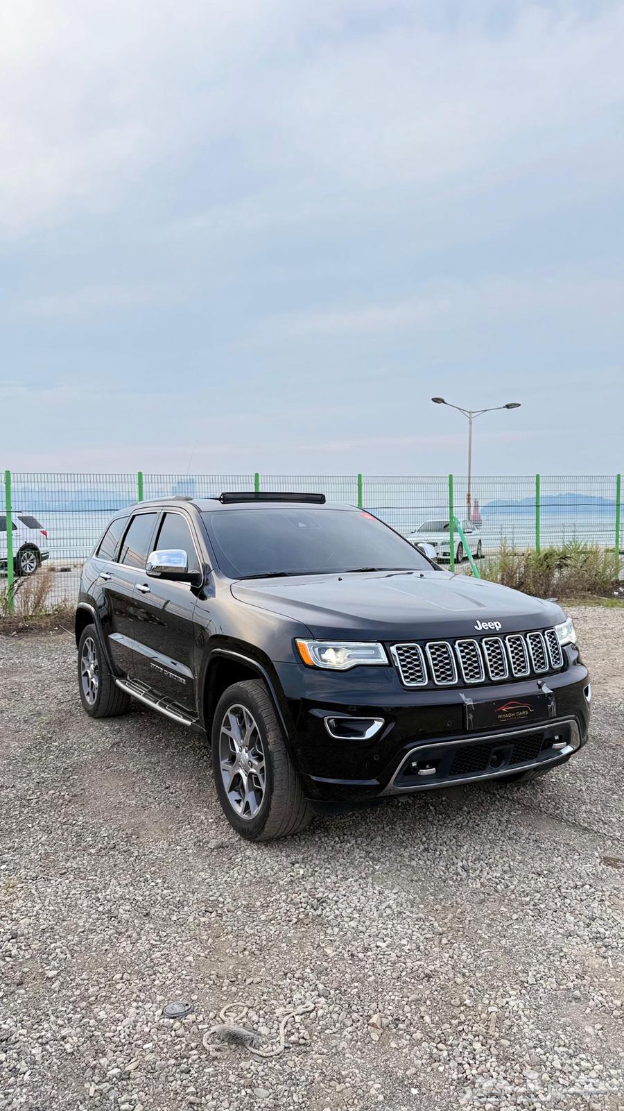 2020 Jeep Grand Cherokee Overland (Excellent Condition)64469585396866110