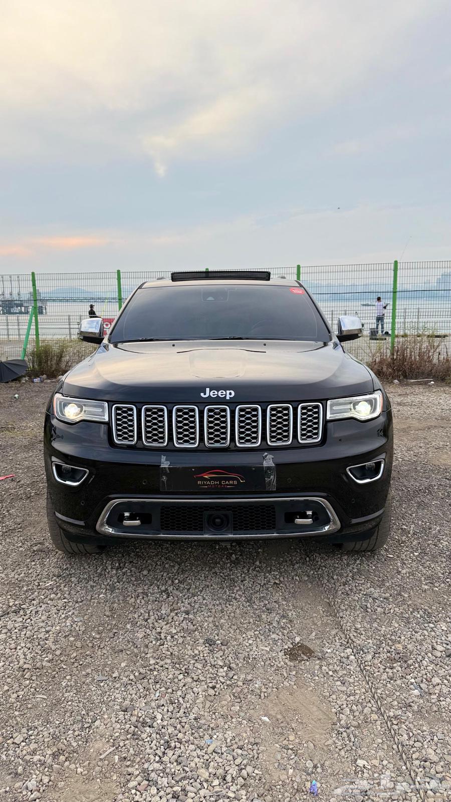 2020 Jeep Grand Cherokee Overland (Excellent Condition)64469585396866111