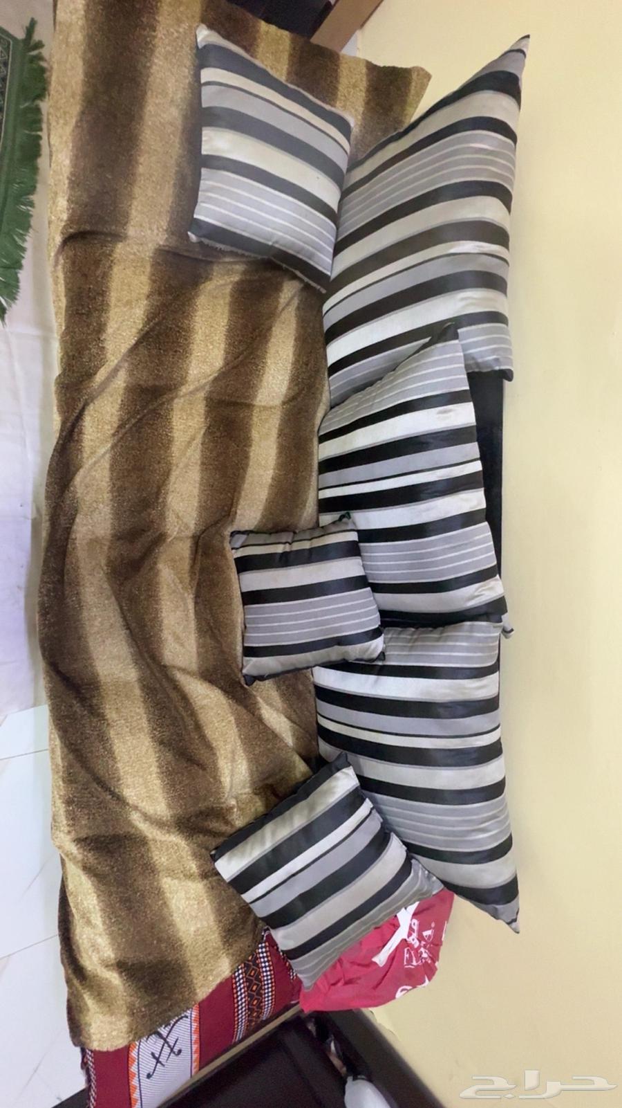 Sofas64330714642819111