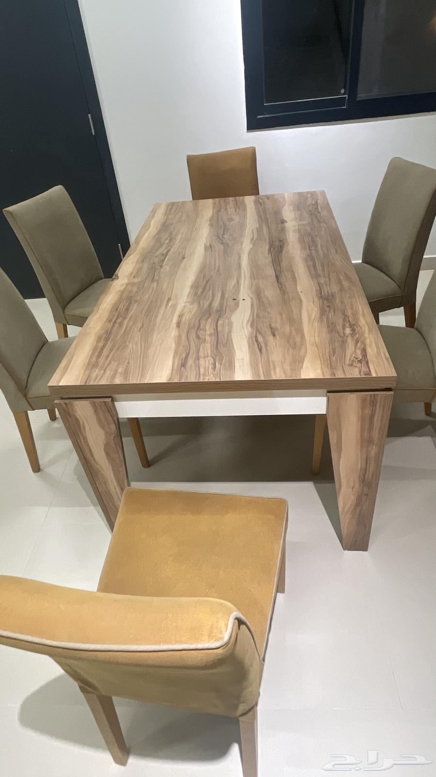 Dining table64334161676033113