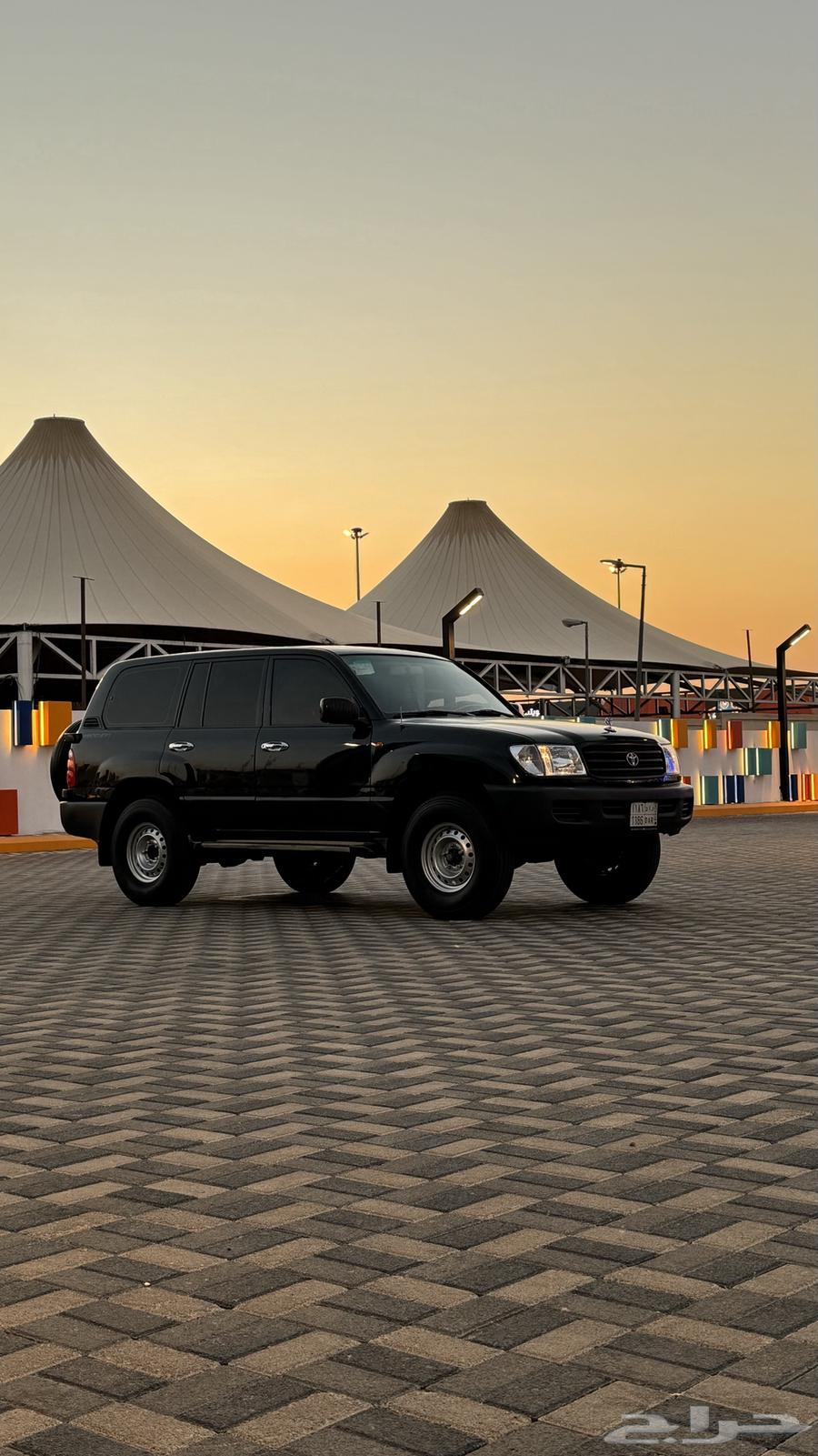 Land Cruiser GXR Model 200064468134610690114