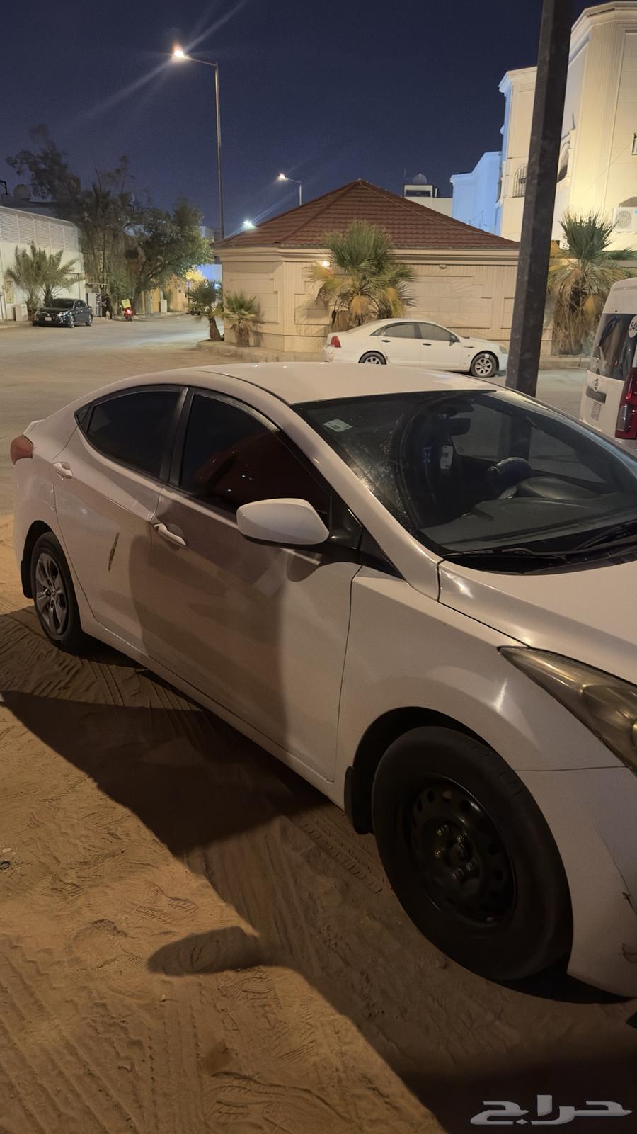 2014 Elantra full option for sale to the highest bidder64479231605763113