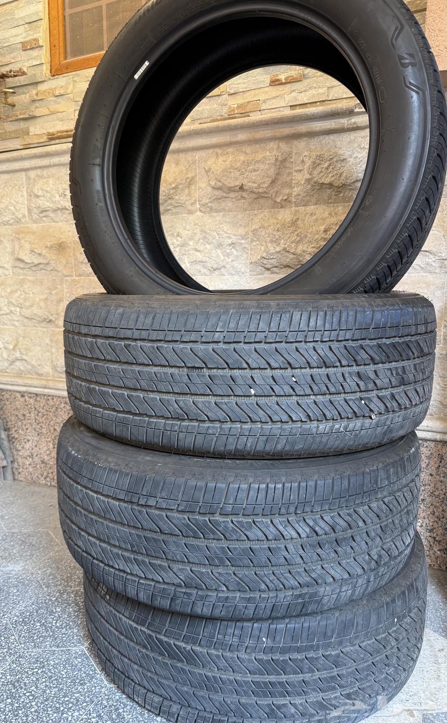 تم توفير كفرات بيرجستون نظيفة جدا  مقاس 22 50 27564469167397121110