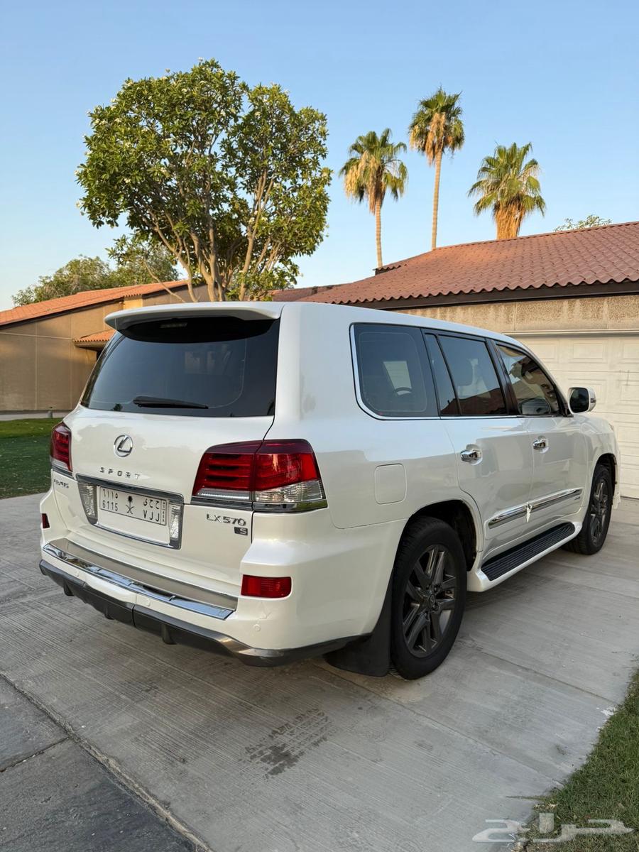 2014 Lexus LX570 S Sport64479273255043111