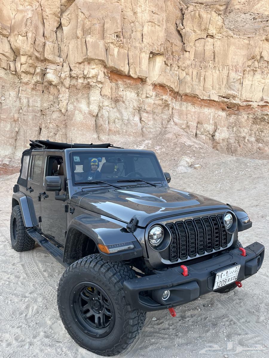 Wrangler 2017 Sahara User Manual WhatsApp64477548413954110