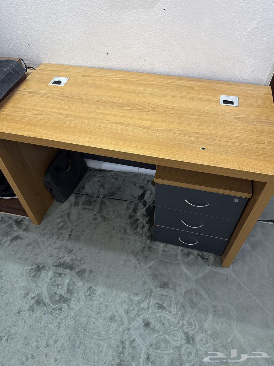 Custom wooden table, no issues at all64335725325443110