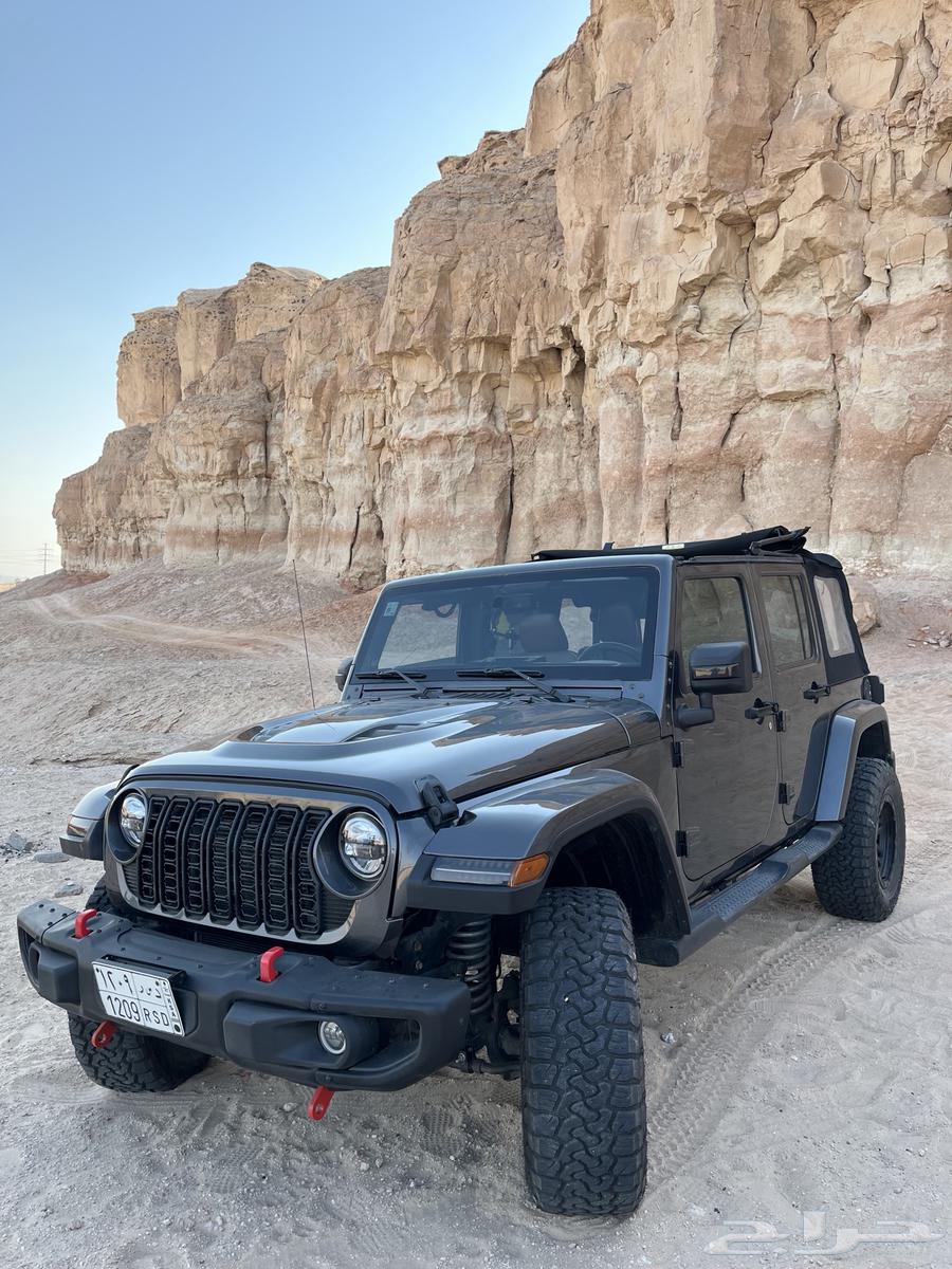 Wrangler 2017 Sahara User Manual WhatsApp64477548413954113