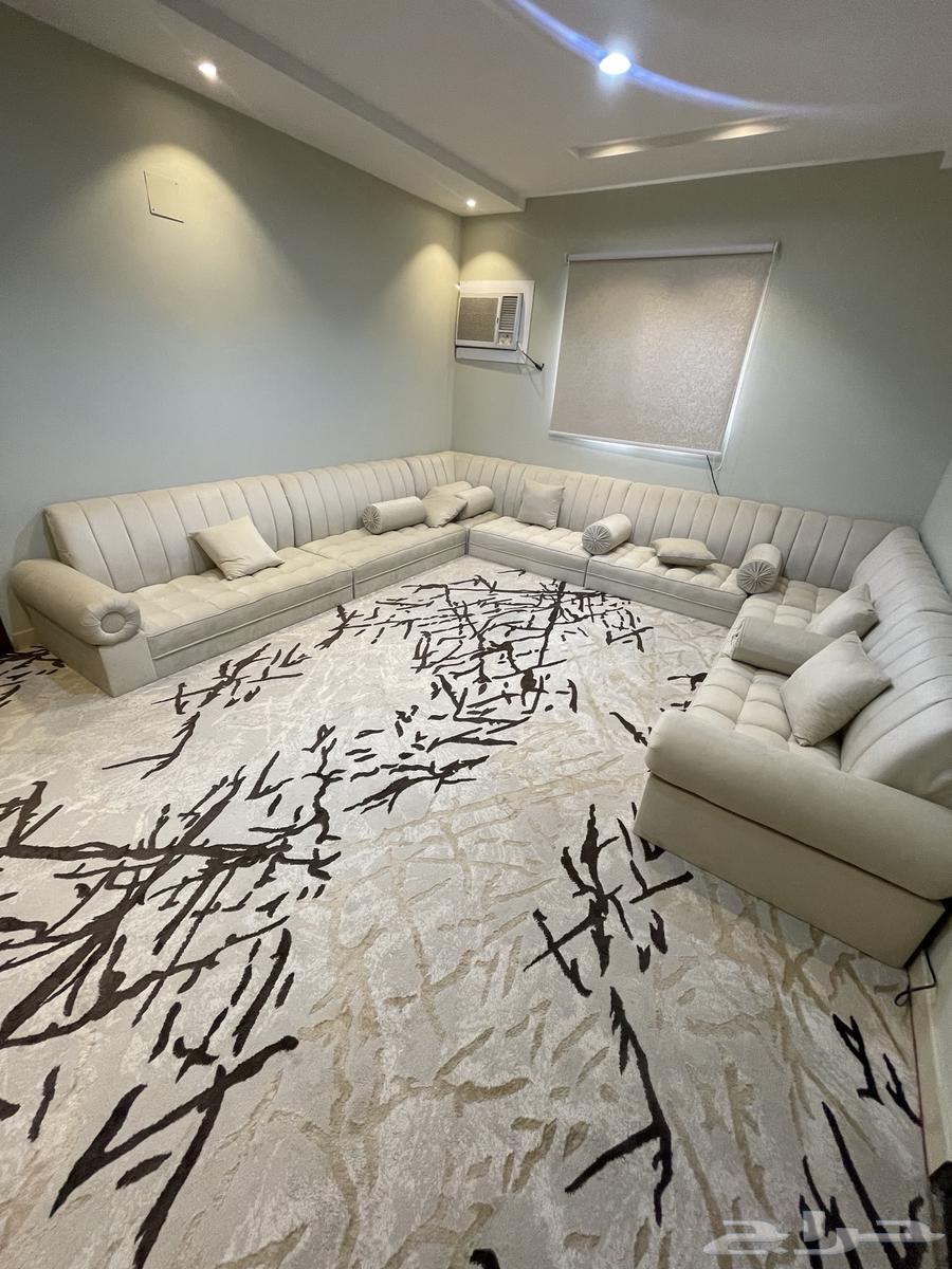 I have a floor sofa and a large sofa for sale, in excellent condition64395839778435110