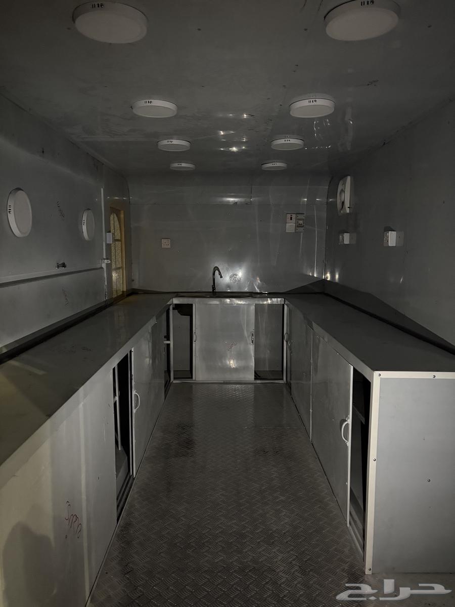 فود ترك للبيع يوجد مكيف64469697646211110