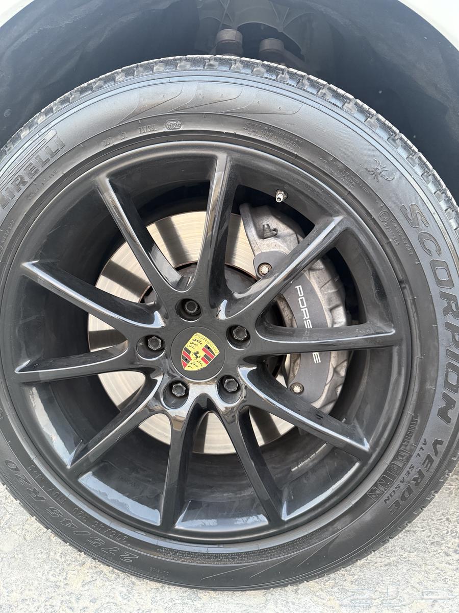 Porsche Cayenne 202164480139759106113