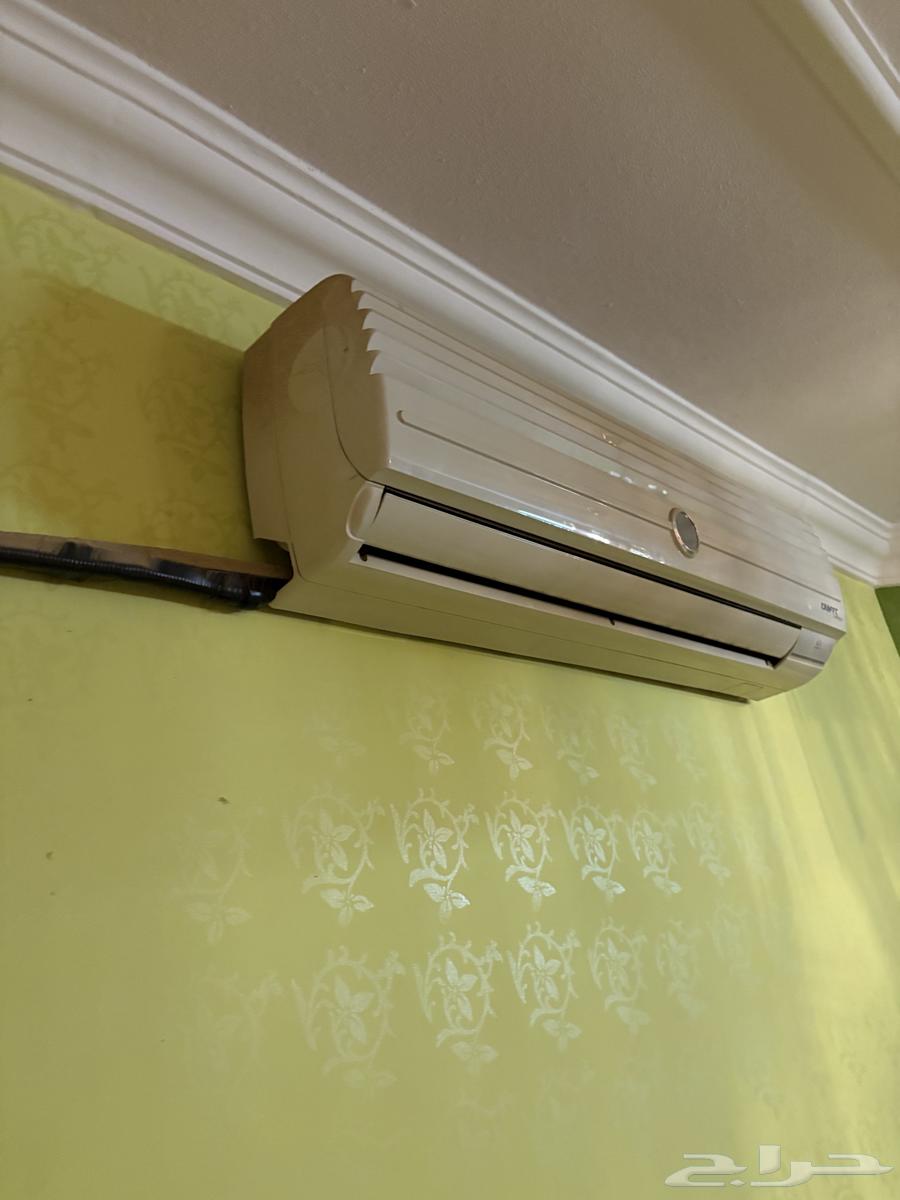 Split air conditioner, 24,000 BTU, clean and functioning, from Kraft company64335755449731110