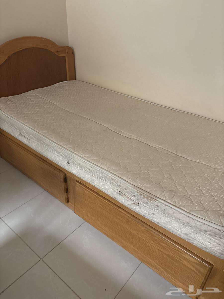 سرير مع مرتبه نظيفة فقط ب 150ريال قابل للتفاوض64327012863362112