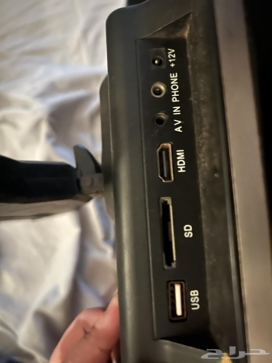 Car screen used in excellent condition with DVD - USB - HDMI input64475667445761110